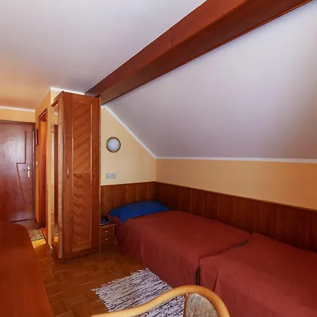 Konukevi Gostisce Prosnik 4*